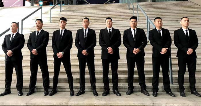 上海远德安保公司保安团队由什么人组成？