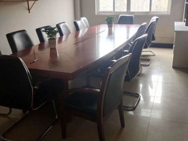 上海某特殊学校合作远德保安公司，为护留校生安全